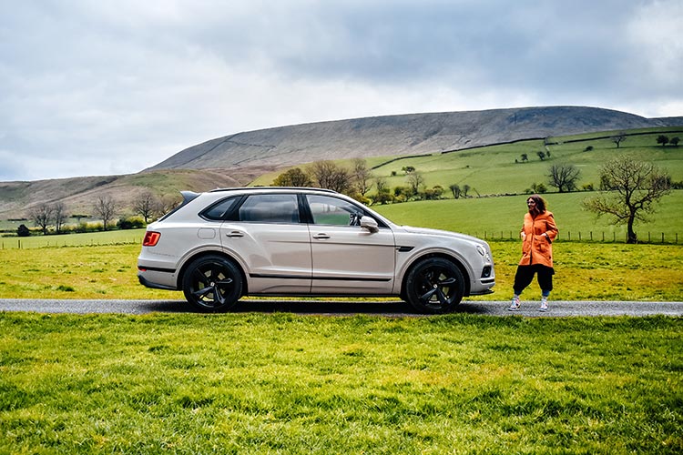Bentley Bentayga SUV V8 Dove Grey