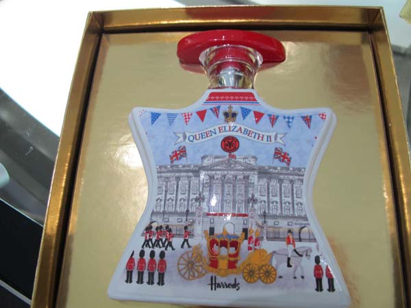 bondno9-parfume,queens-jubilee
