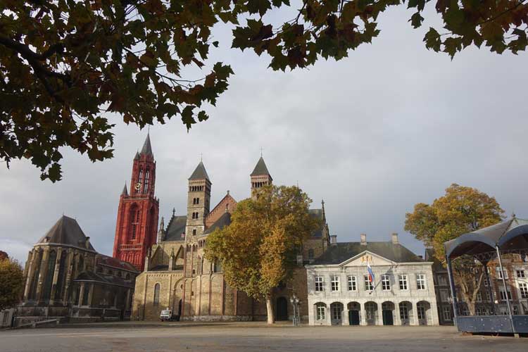 vrijthof-square-maastricht-menstylefashion-jpg-2