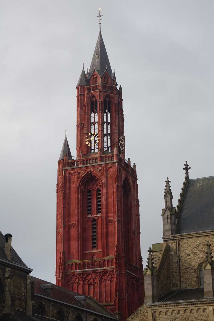 vrijthof-square-maastricht-menstylefashion-jpg-cathedral