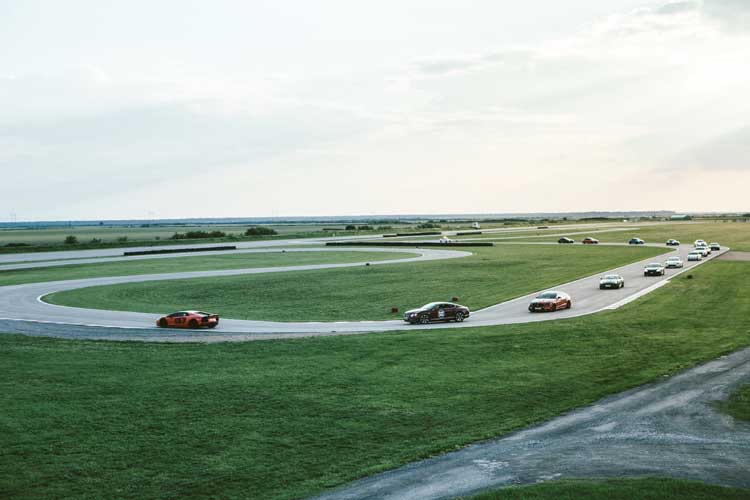 Oneliferally – The Battle Of The Super Car Race