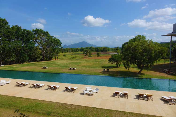 Jetwing Lake Hotel Sri Lanka – 72 Meter Luxury Swimming Pool