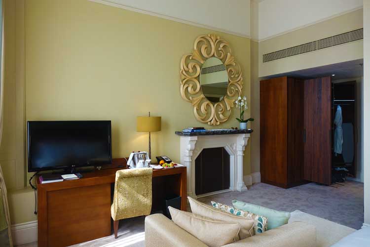 St. Pancras Renaissance Hotel London – Victorian Grandeur