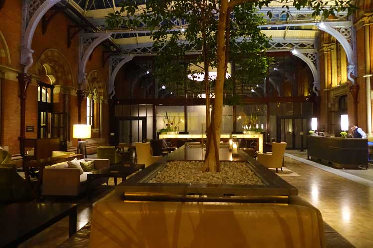 St. Pancras Renaissance Hotel London – Victorian Grandeur