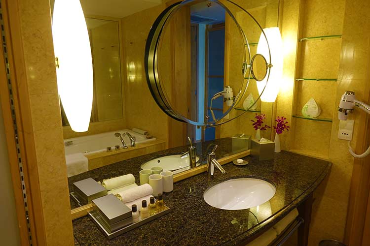 Fullerton Hotel Singapore – Historic Iconic Stay