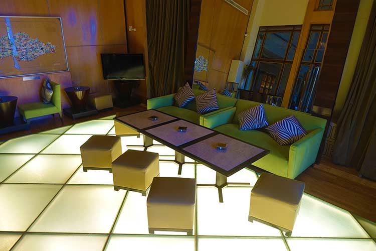 Fullerton hotel Singapore the post bar review