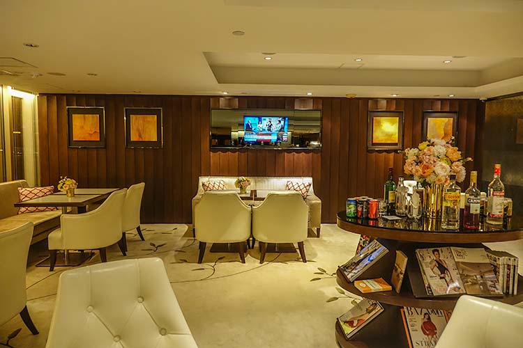 The Royal Pacific Hotel and Towers – Amazing Hong Kong Island Views