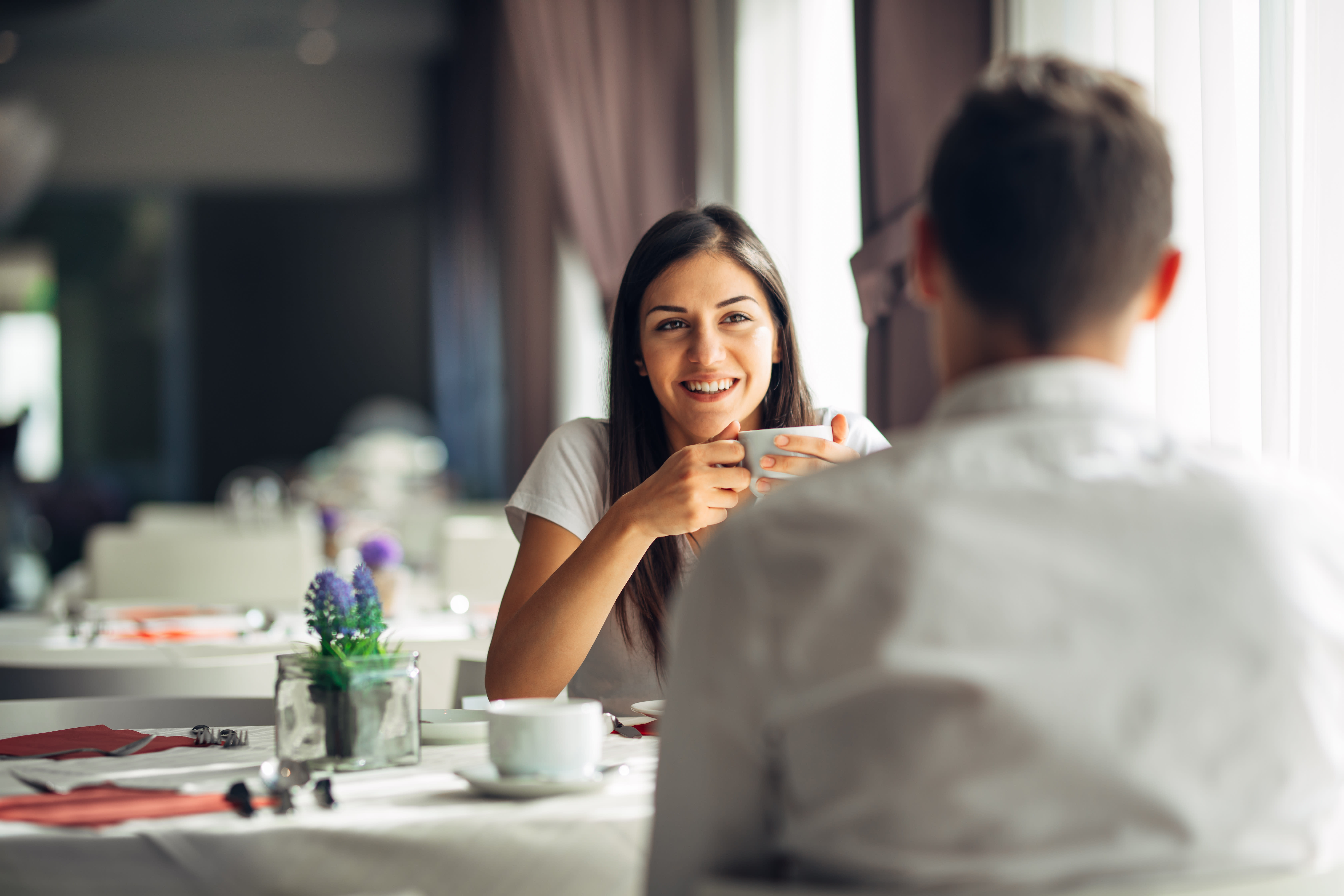 How To Tell If A Girl Likes You