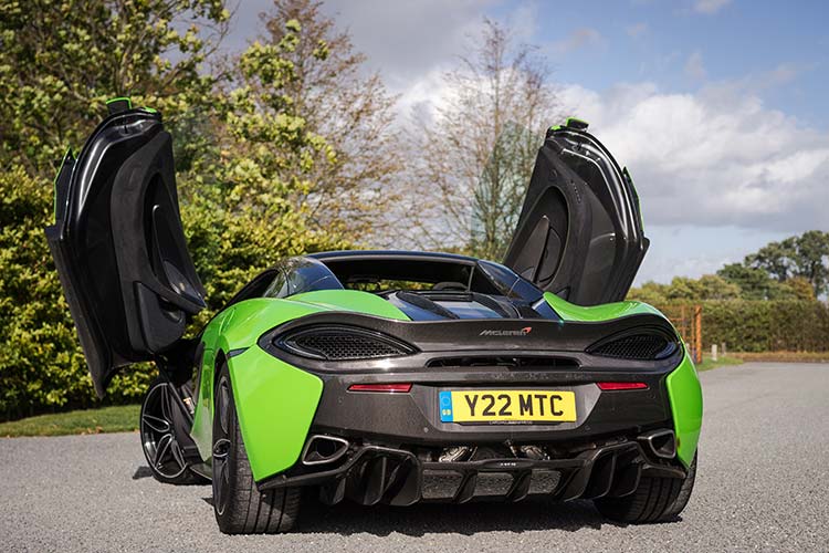 McLaren 570 Spyder Review – Mean Mantis Green Supercar