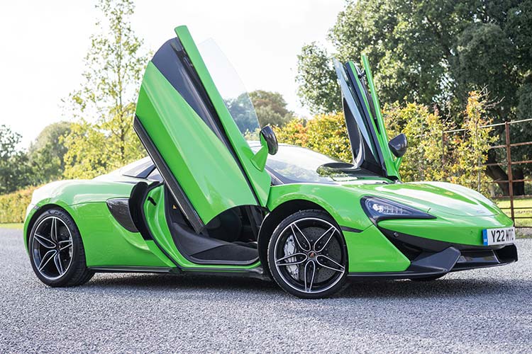 McLaren 570 Spyder Review – Mean Mantis Green Supercar