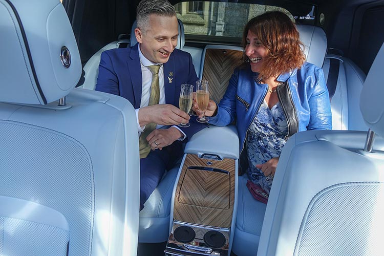 Rolls Royce Cullinan SUV MenStyleFashion 2019 Artic White United Kingdom (1)